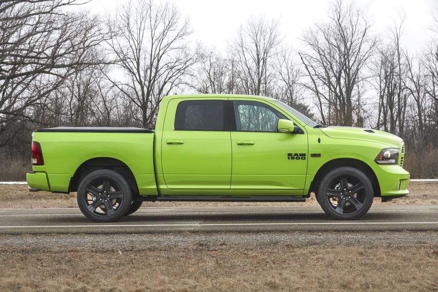  Dodge Ram 1500 Sublime Sport Crew Cab 2017 года  (фото 6 из 12)